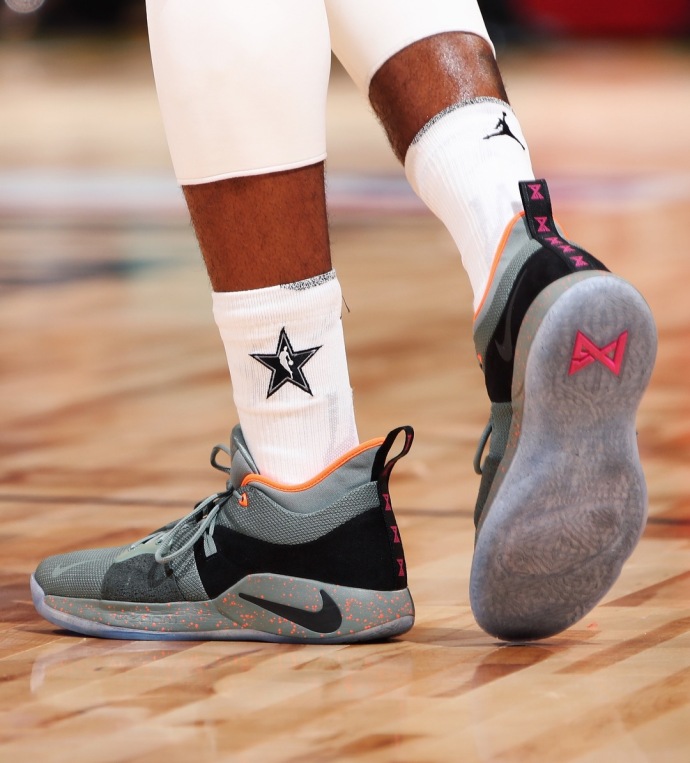 保罗乔治17-18赛季的pg2球鞋配色,你最喜欢是哪一款?