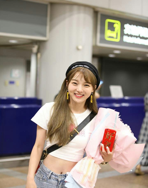 《创造101》强东玥曾被造型师嫌比队友丑,如今减肥大变造型美炸!