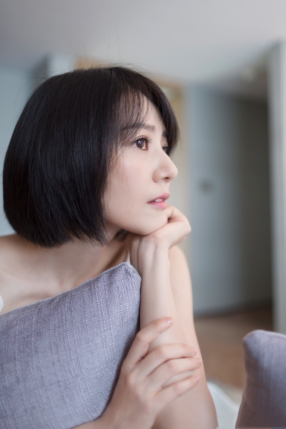 短发高圆圆美成初恋,乍看却以为是郑爽,这都能撞脸了?