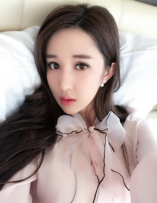 来自文梦洋的6张惊艳美照,这身材也是没谁了,看一眼就不会忘