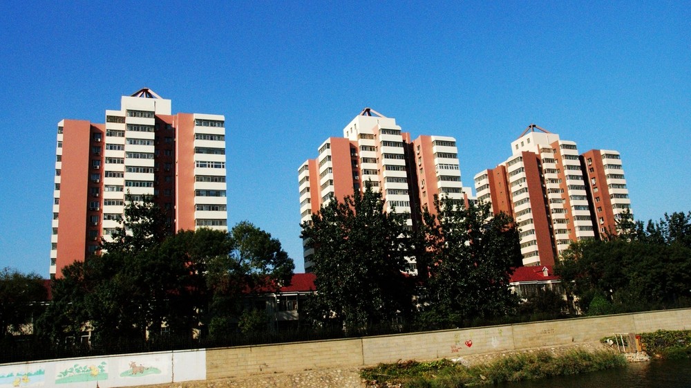 蓝鲸岛上的渤海石油滨海新村