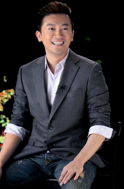 45岁苏有朋穿着时尚,帅过25岁男生,网友:越老越有气质