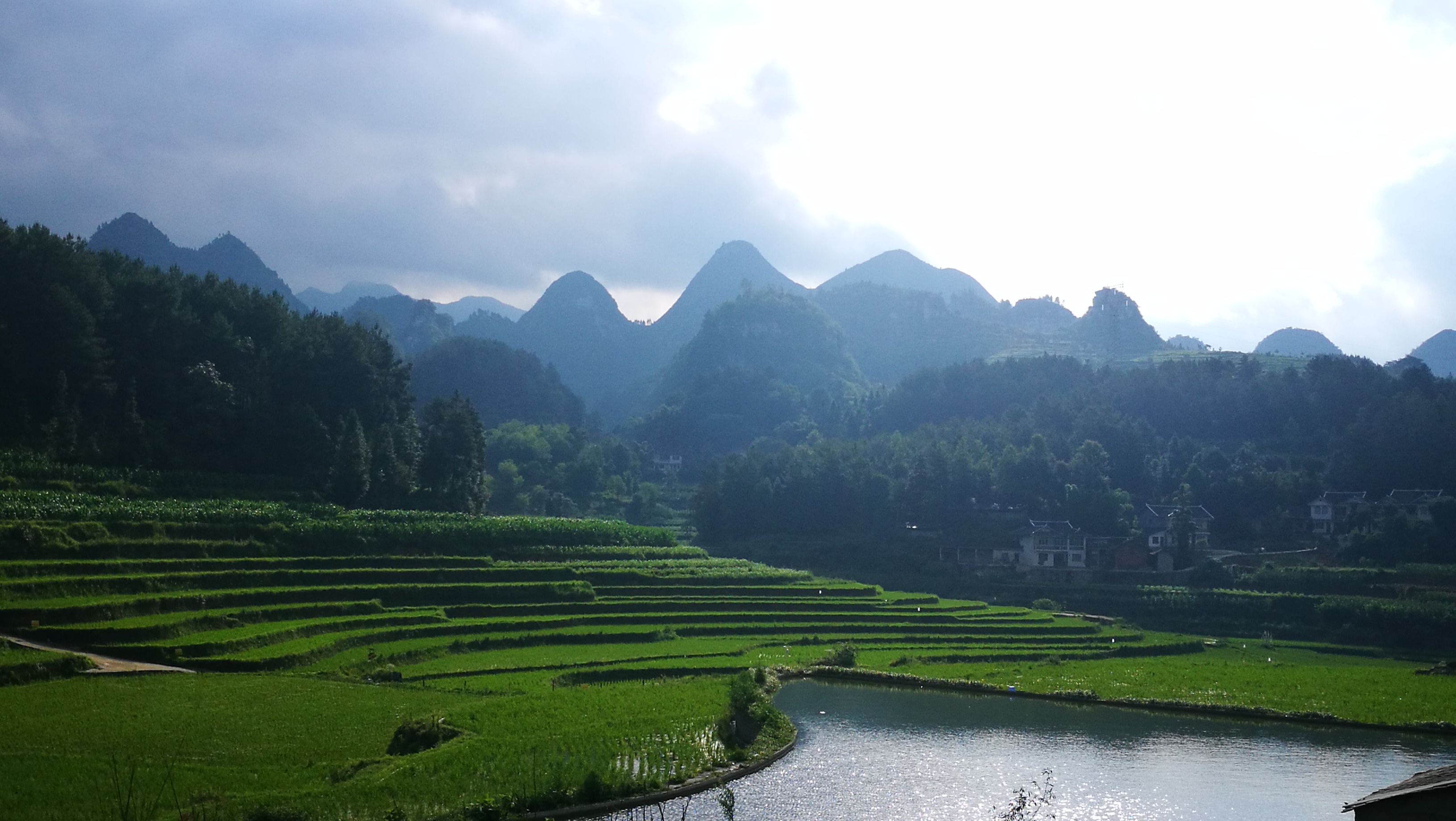 贵州乡村正在发生日新月异的变化,空气清新,环境优美