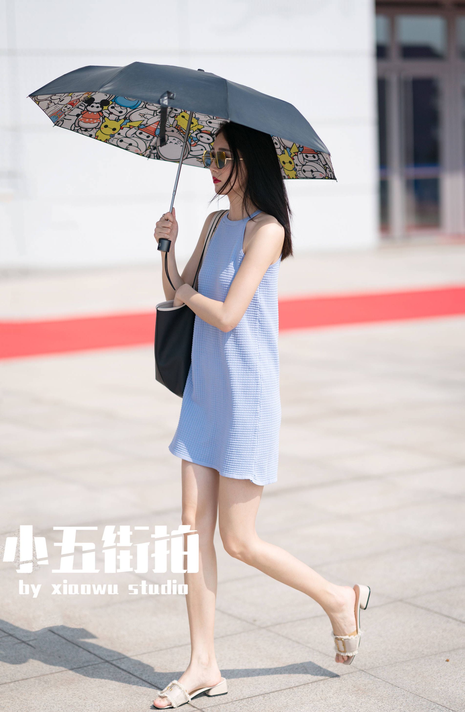 又白又瘦的漂亮女生,漂亮的穿搭很是美丽,小姐姐真是从头美到脚,这样