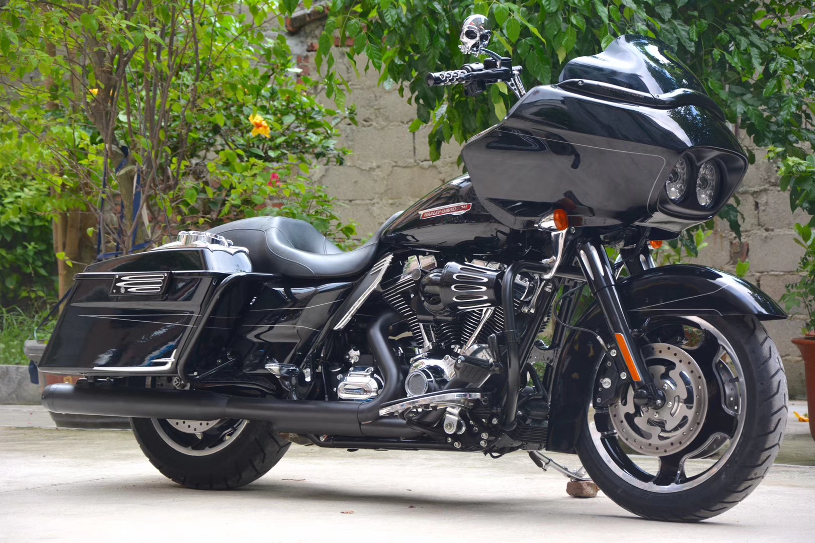 实拍哈雷街道滑翔,没办法就是这么酷!