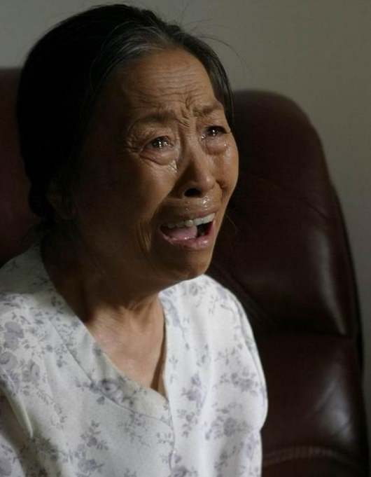 她凭《我的丑娘》走红,却因愧对儿子,今79岁仍在拍戏帮儿子还债