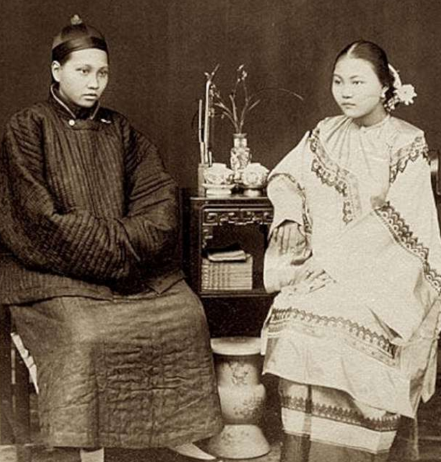 老照片的记忆:图2清朝的一对夫妻,难得一见的男才女貌!