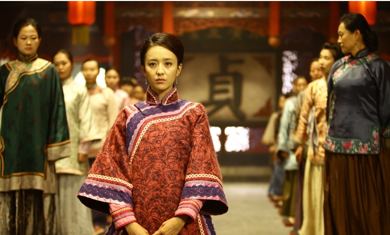 刀客家族的女人:"最惨"的不是佟丽娅,而是被"砸明火"的她
