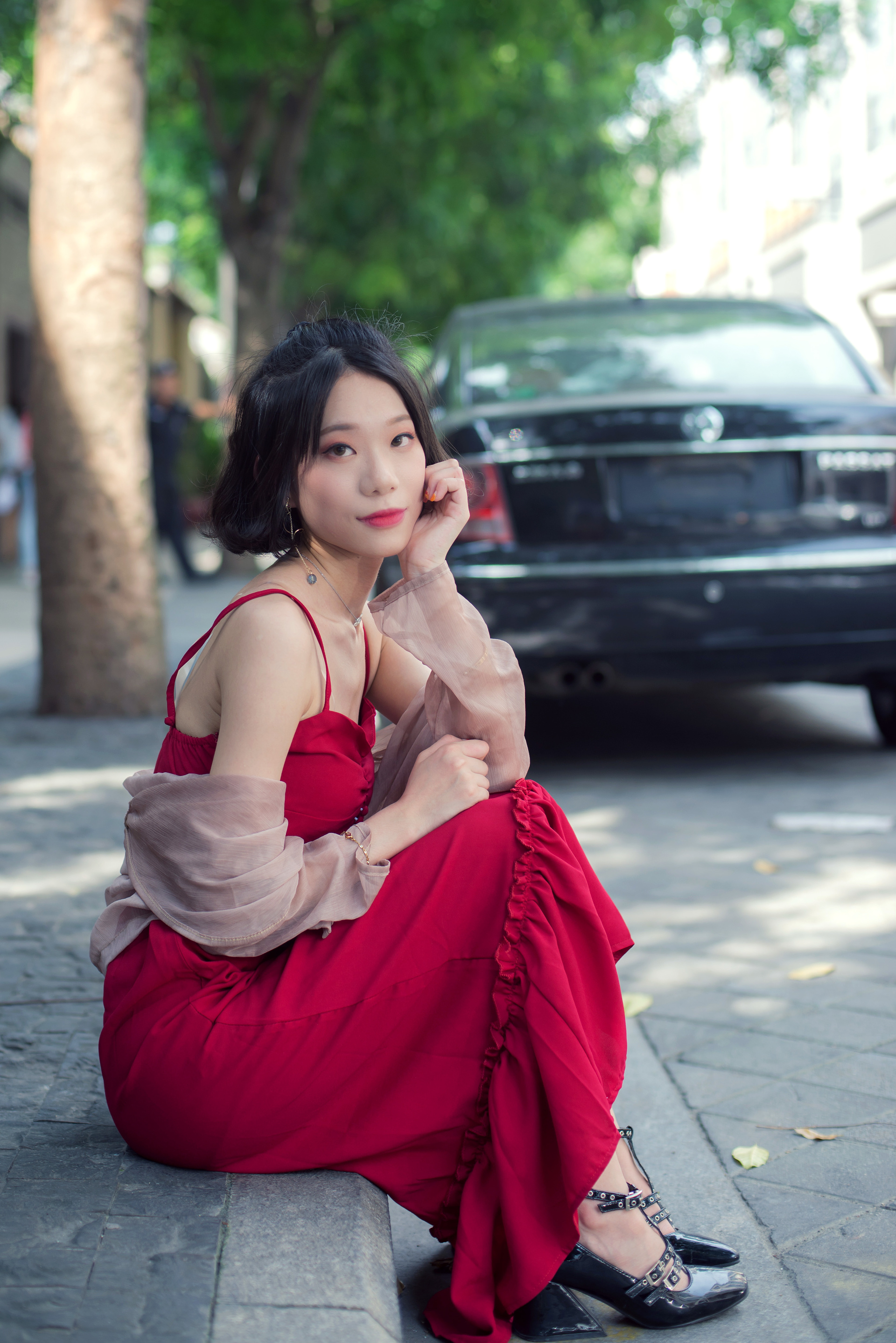 街拍人像 红衣美女走一路拍一路