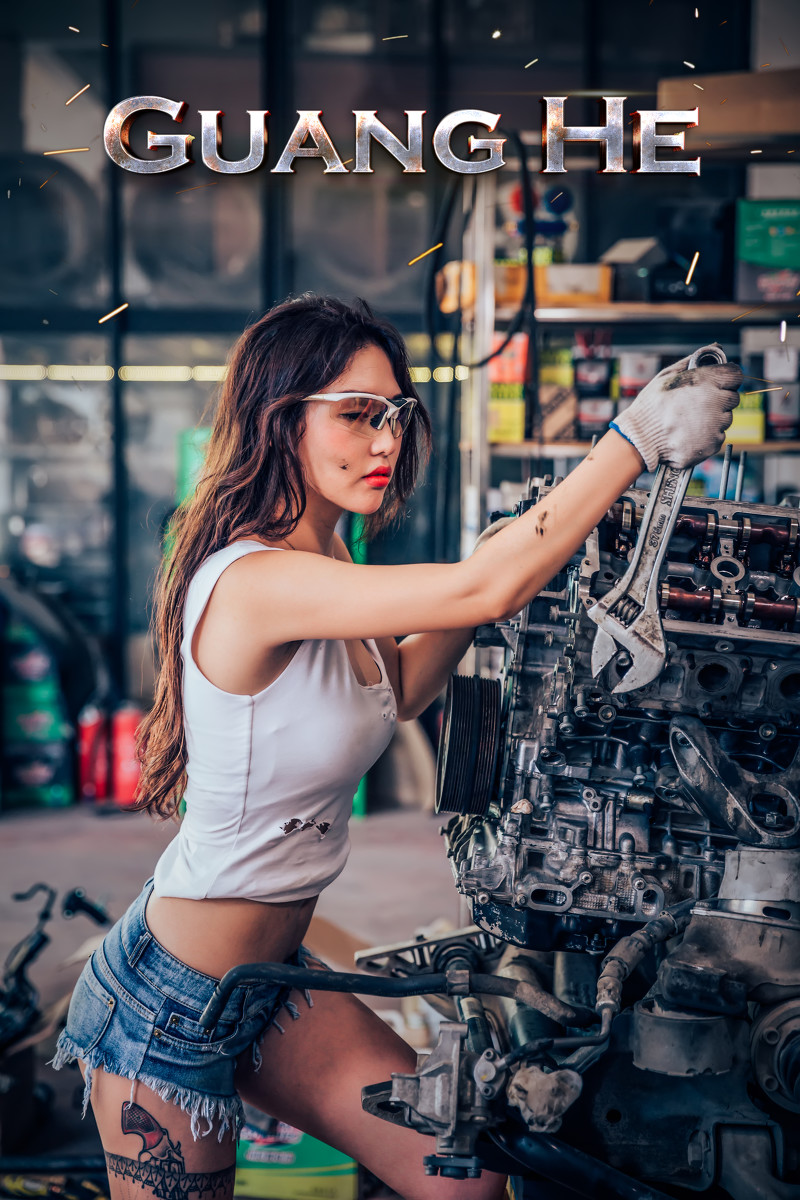 摄影:从来没有见过这样撩人的女机修工人!