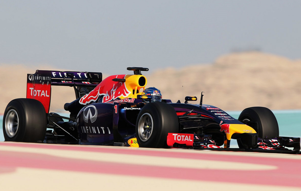 f1红牛red bull racing,赛场上一绝高低