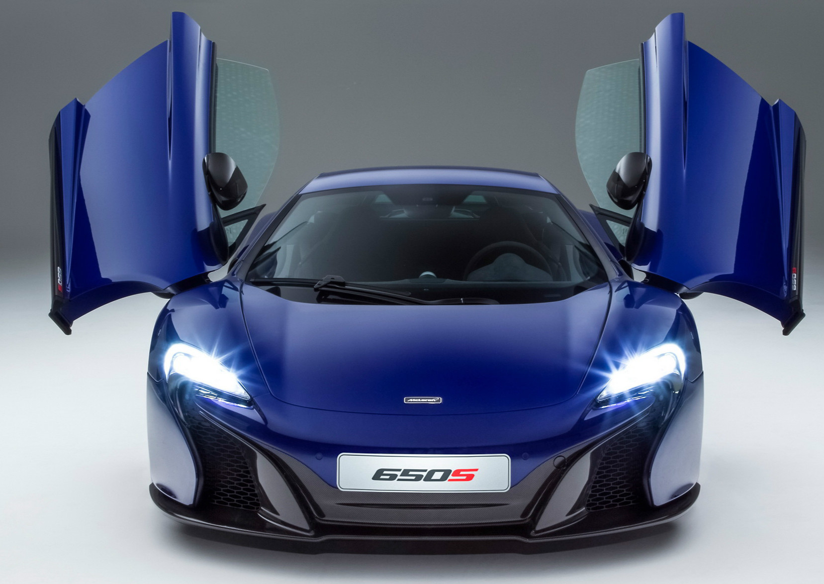 迈凯伦奔驰跑车,犀利的造型,强悍的动力