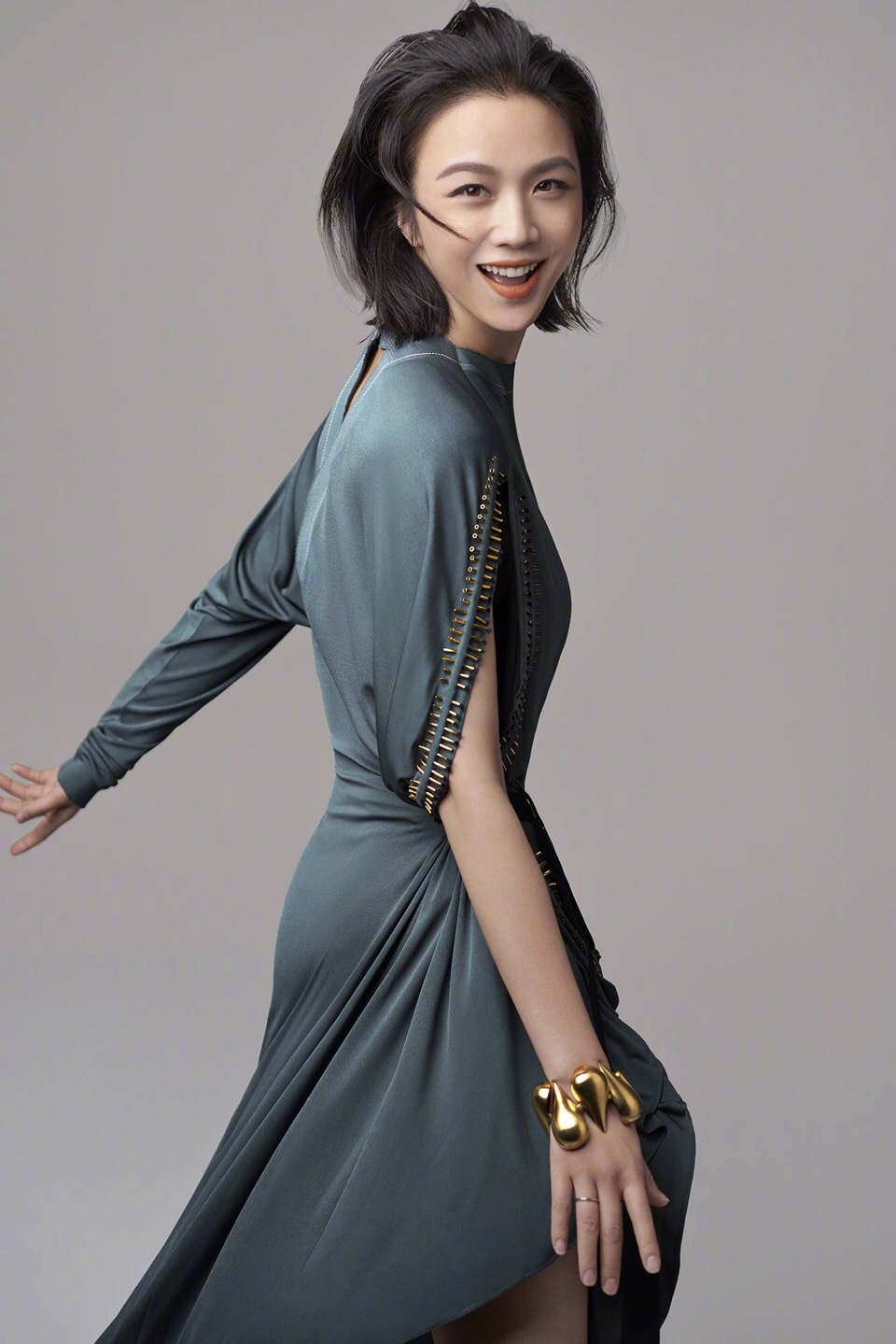 温文尔雅,高贵端庄——汤唯