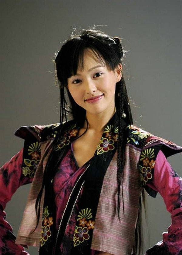 怀念仙剑3第一世的紫萱,戴马面具穿苗疆衣,笑得融化心灵