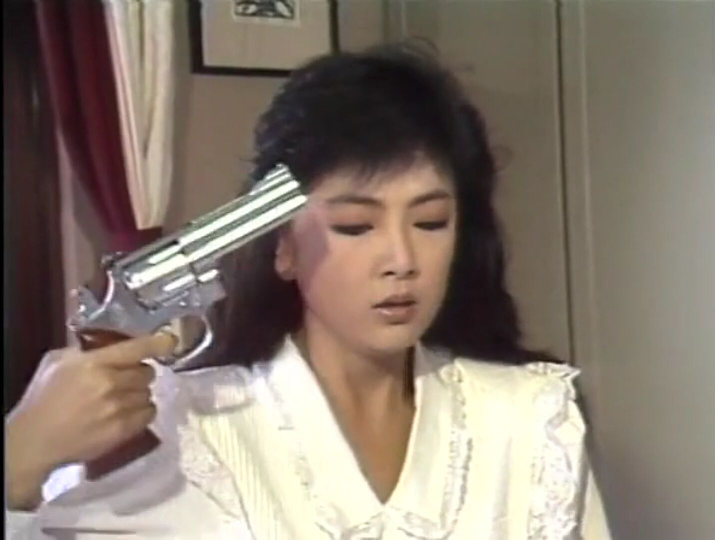 两版如萍举枪自杀,一个死的决绝,一个结局却让人意外