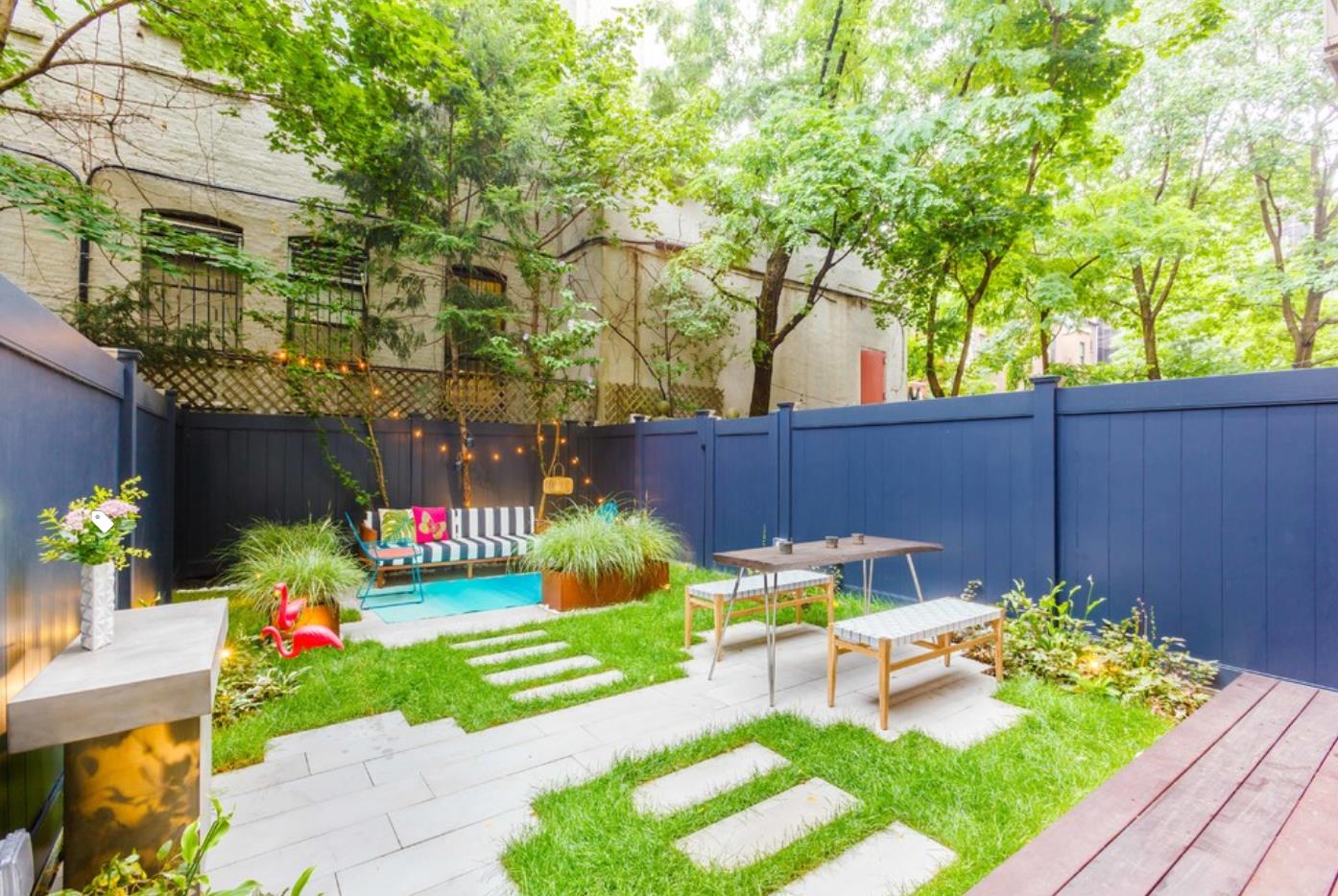 有主景树的庭院 转载自百家号作者:设计间谍