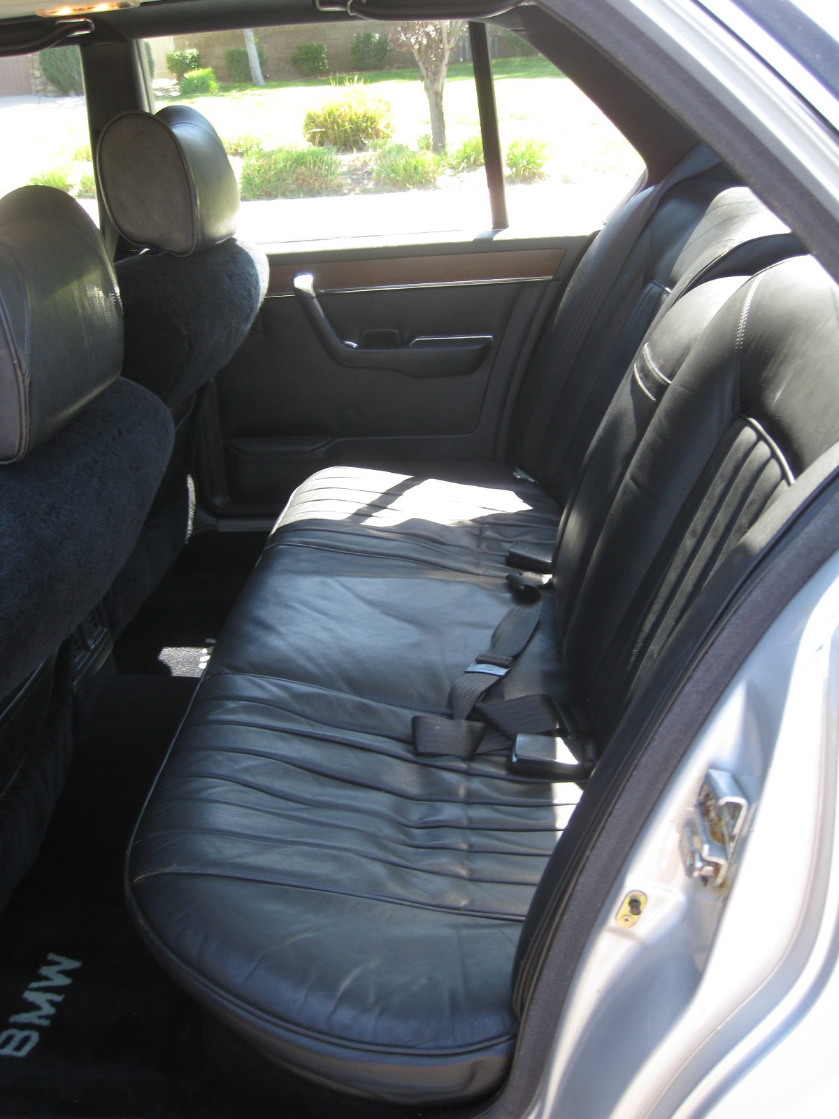 带你领略经典老车:1979年宝马733i豪华轿车,第一代宝马七系