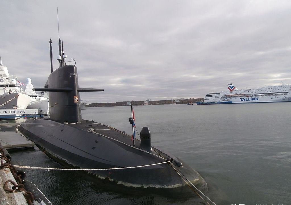 海象级潜舰是荷兰海军目前唯一现役潜舰群,从90年代开始服役,都以海洋