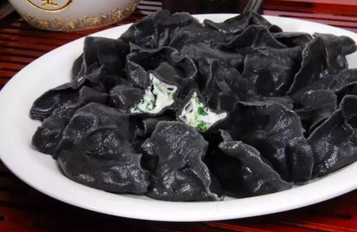 这种黑色的饺子不仅颜色特别,还能吃出高级感
