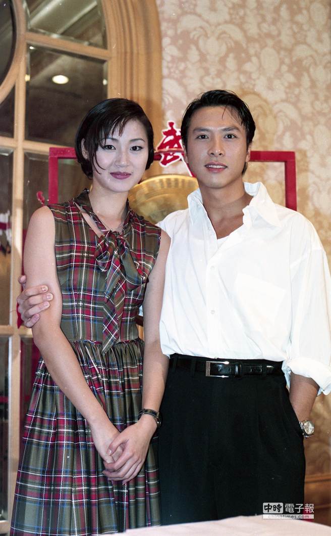 她亚姐出道,甄子丹前女友,如今45岁素颜照如少女