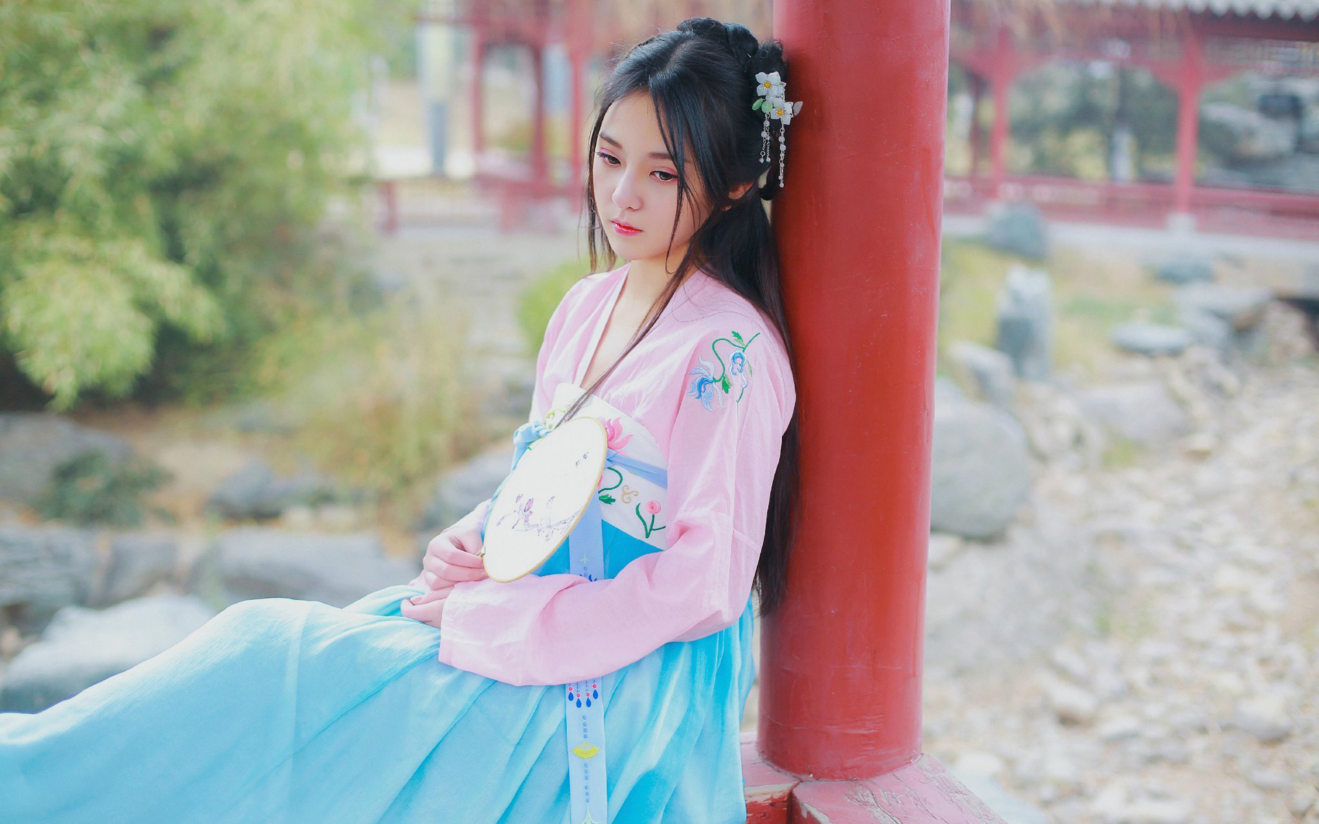 我16岁父亲便招婿上门,不收彩礼还倒贴房子,婚后父亲才说出原因
