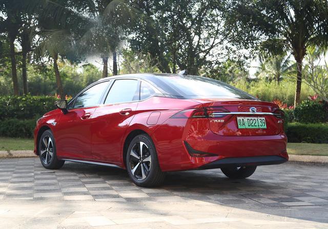 与aion s同属平台打造!续航经得住考验,试驾广汽丰田ia5