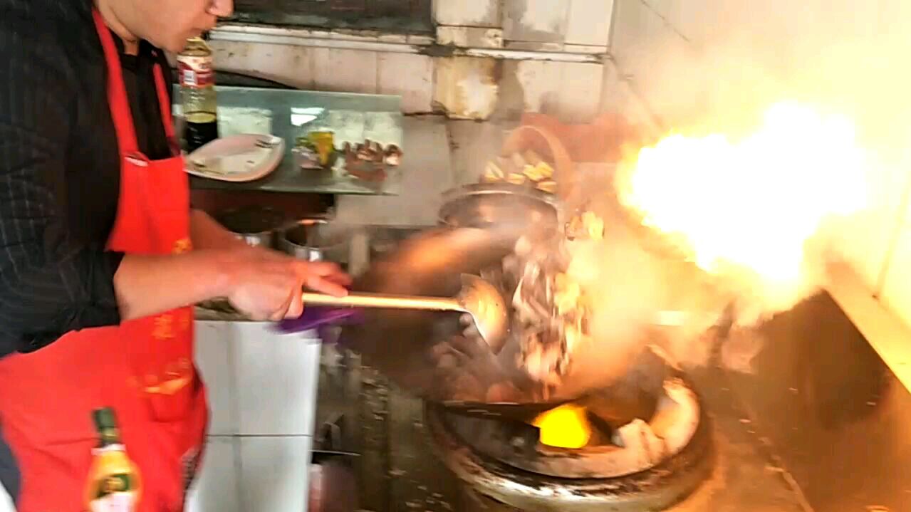 地锅炖大鹅真正的美味