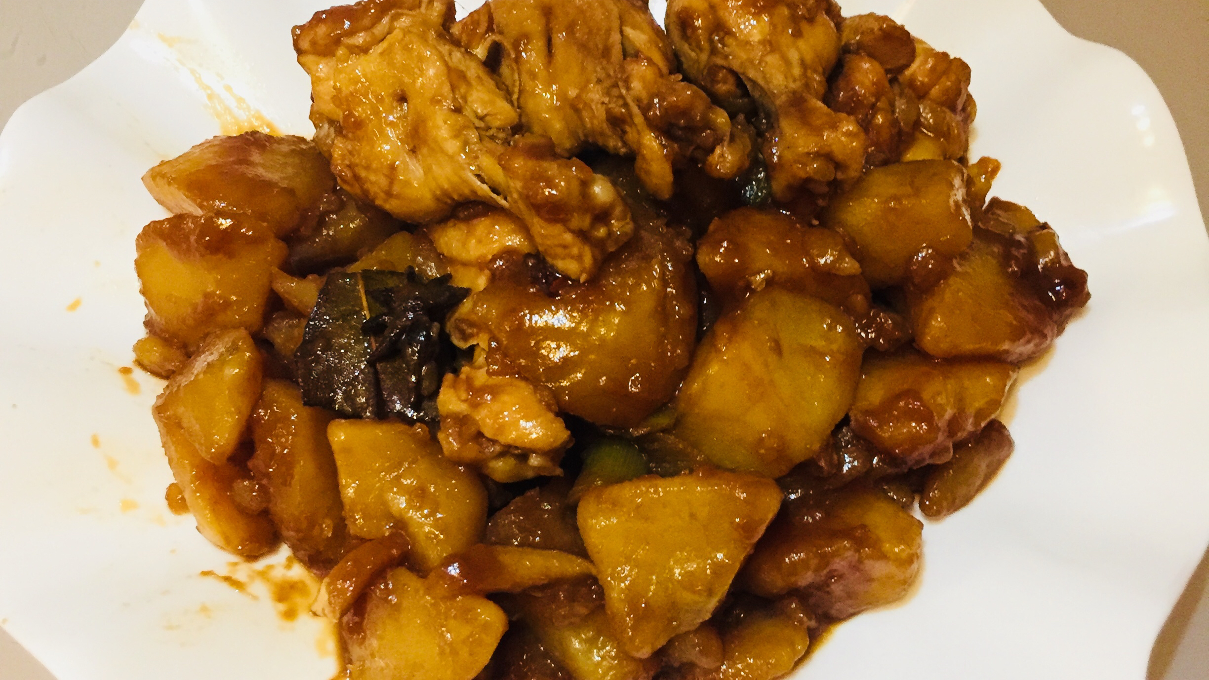 小厨娘美食记:孩子们的最爱鸡小腿烧土豆