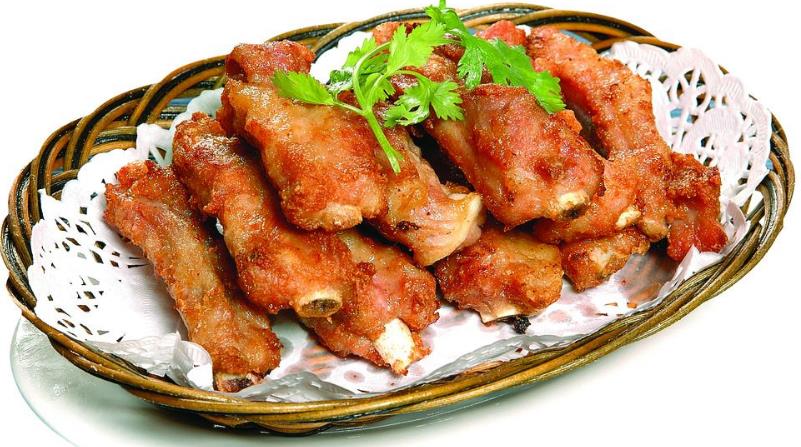 金牌蒜香骨到底该怎么做,注重这1点,不仅颜色好看,还特别下饭