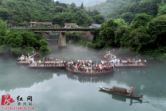 资兴:东江湖旅游区举行"雾漫小东江仙女秀"活动