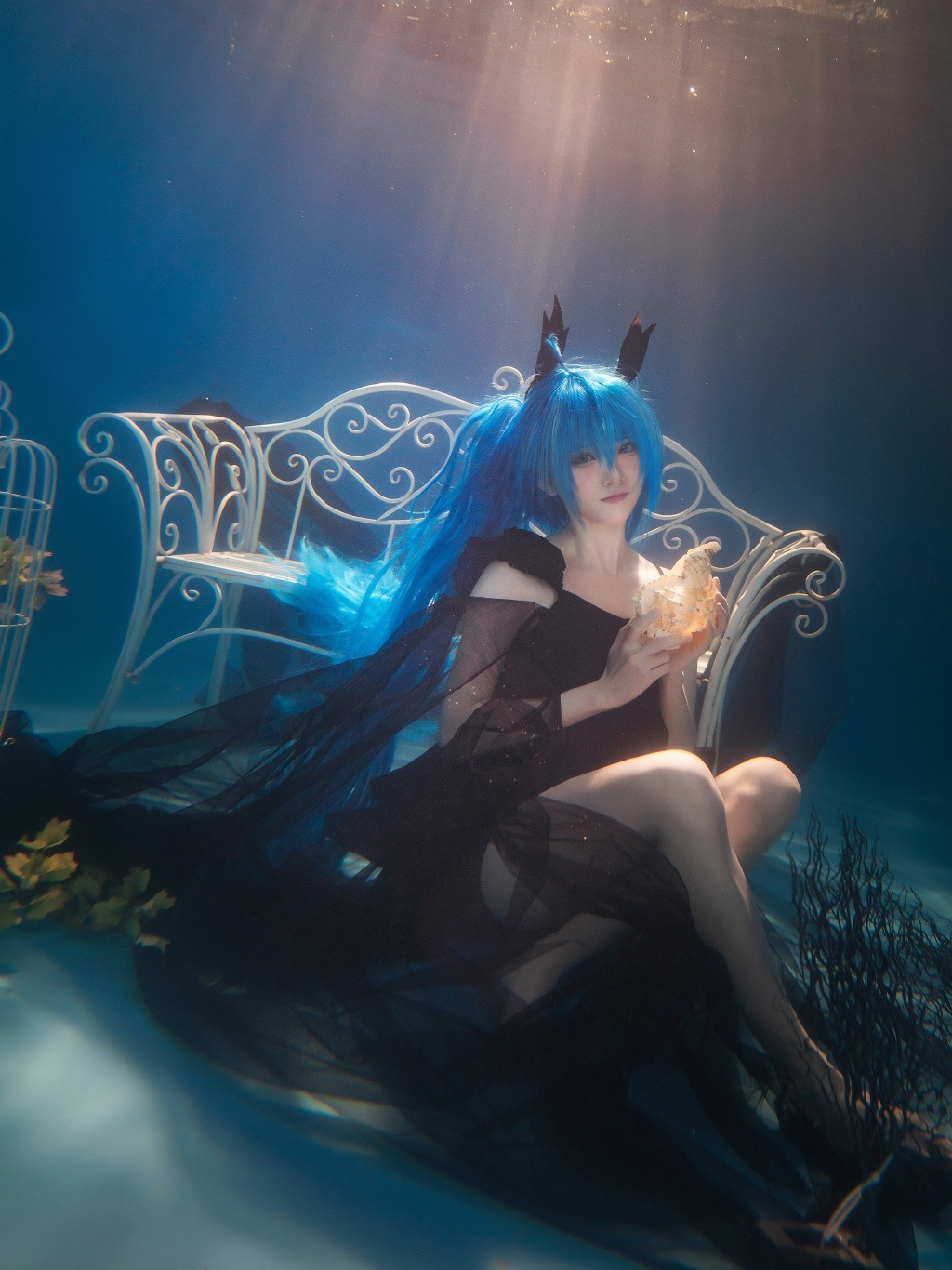 初音未来之深海少女cos:当她即将要点破水面的时候,我爱了