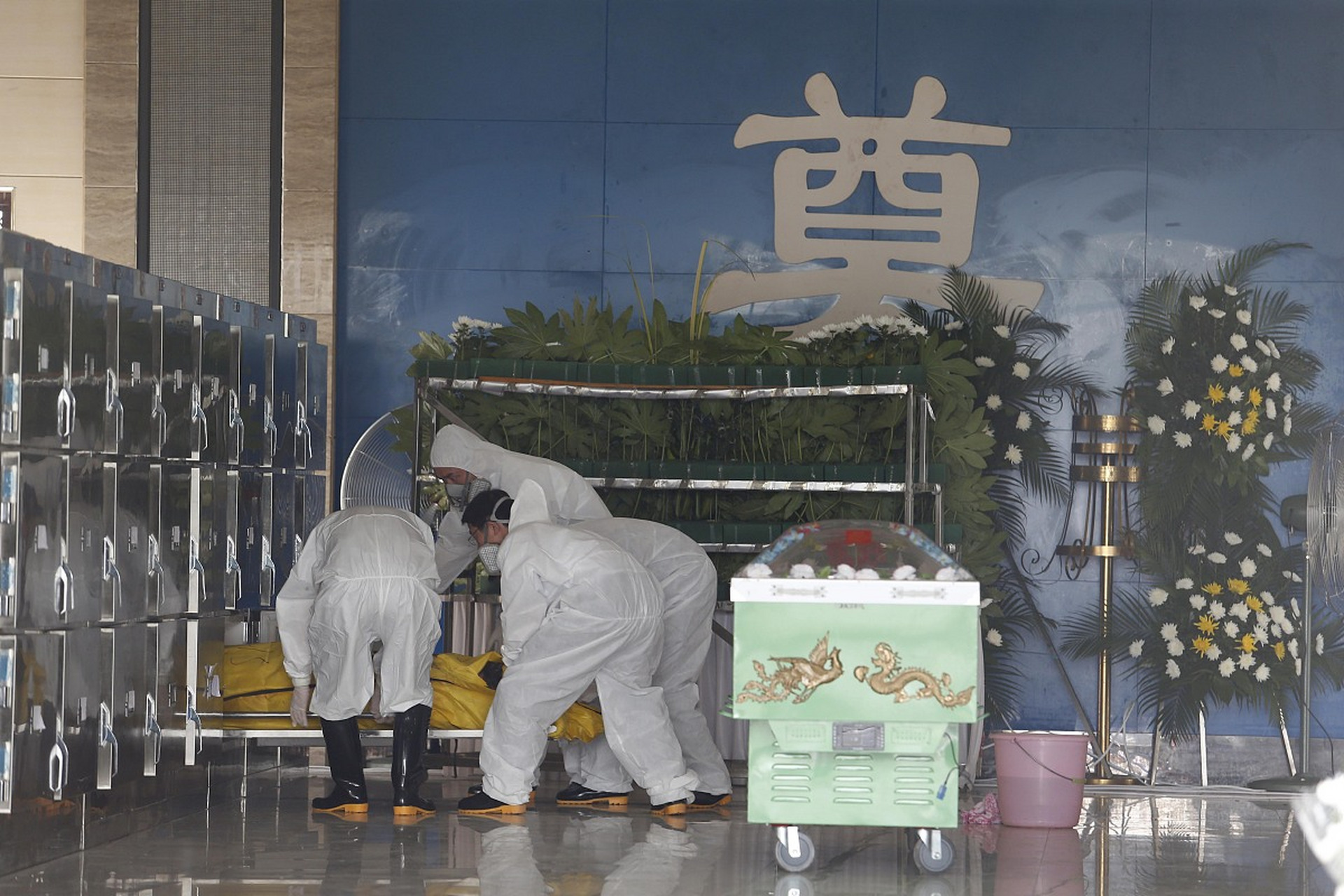 你知道殡仪馆是怎么处理尸体的吗?那产生的尸油到底哪去了呢?