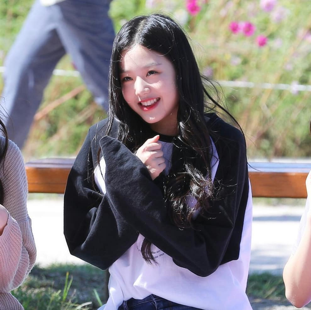 14岁张元英甜美暴击,嘟嘴伸舌头卖萌太可爱