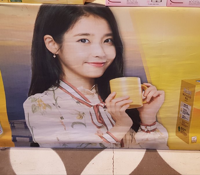 这个视角有毒!甜美iu变身魔性的大头宝宝