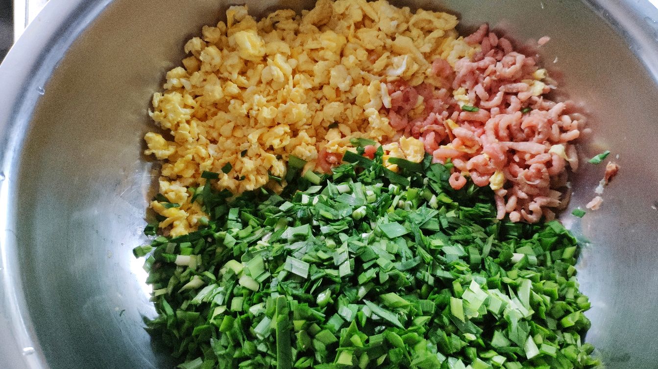 吃了这么多年三鲜馅饺子,还是这么调最好吃,春节晚上就吃它