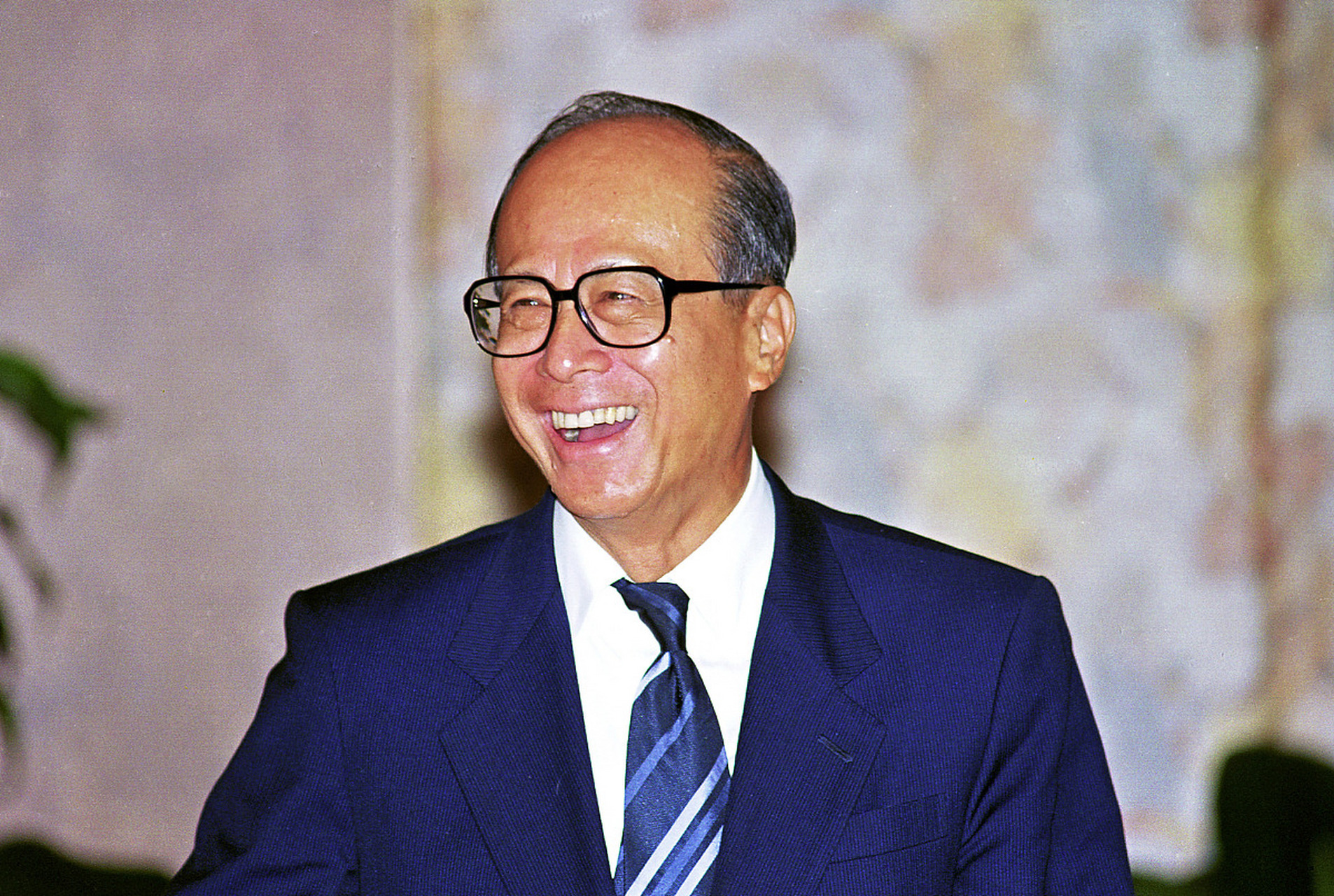 的城市掀起了一场震撼人心的奇案,成为了让李嘉诚都为之侧目的故事