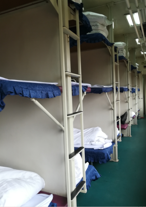 乘坐k1029次合肥到宿松,硬座爆满,硬卧没人买,车上无餐车