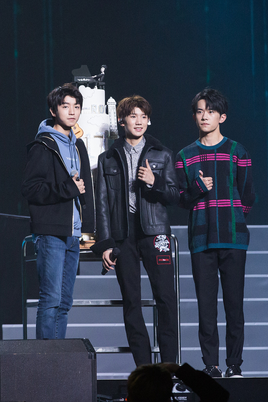 不咋样吧,王俊凯最爱的杨柳那么说队友坏话他还是和她形影不离给她买