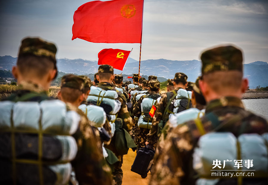 出征!直击武警汕尾支队冬季野营拉练现场