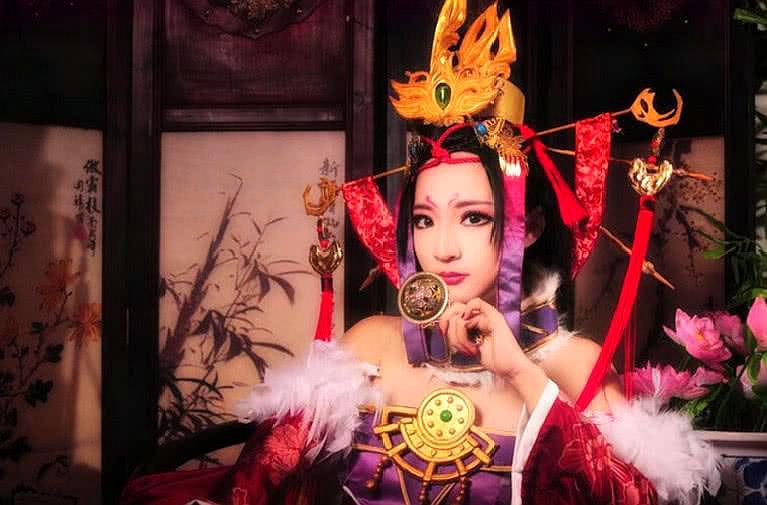 小姐姐cos不良人女帝,造型完美还原,网友:这双腿我给满分!