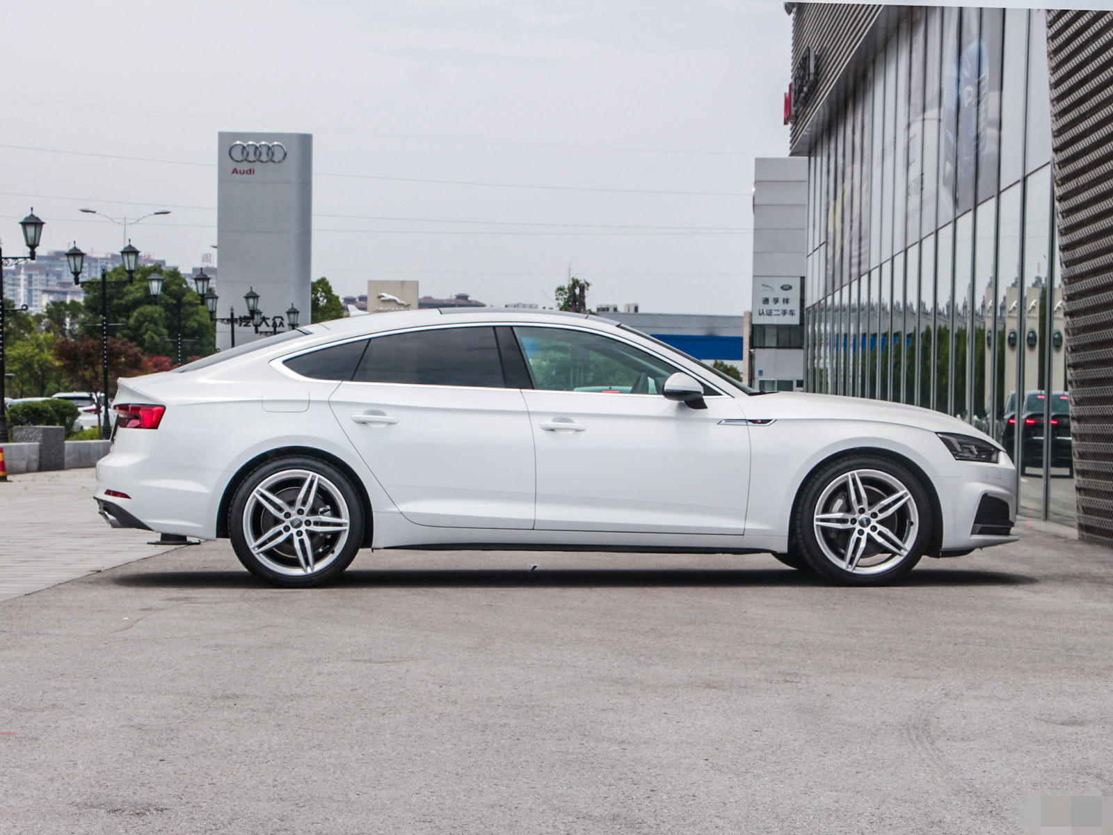 奥迪a5的品鉴与图解