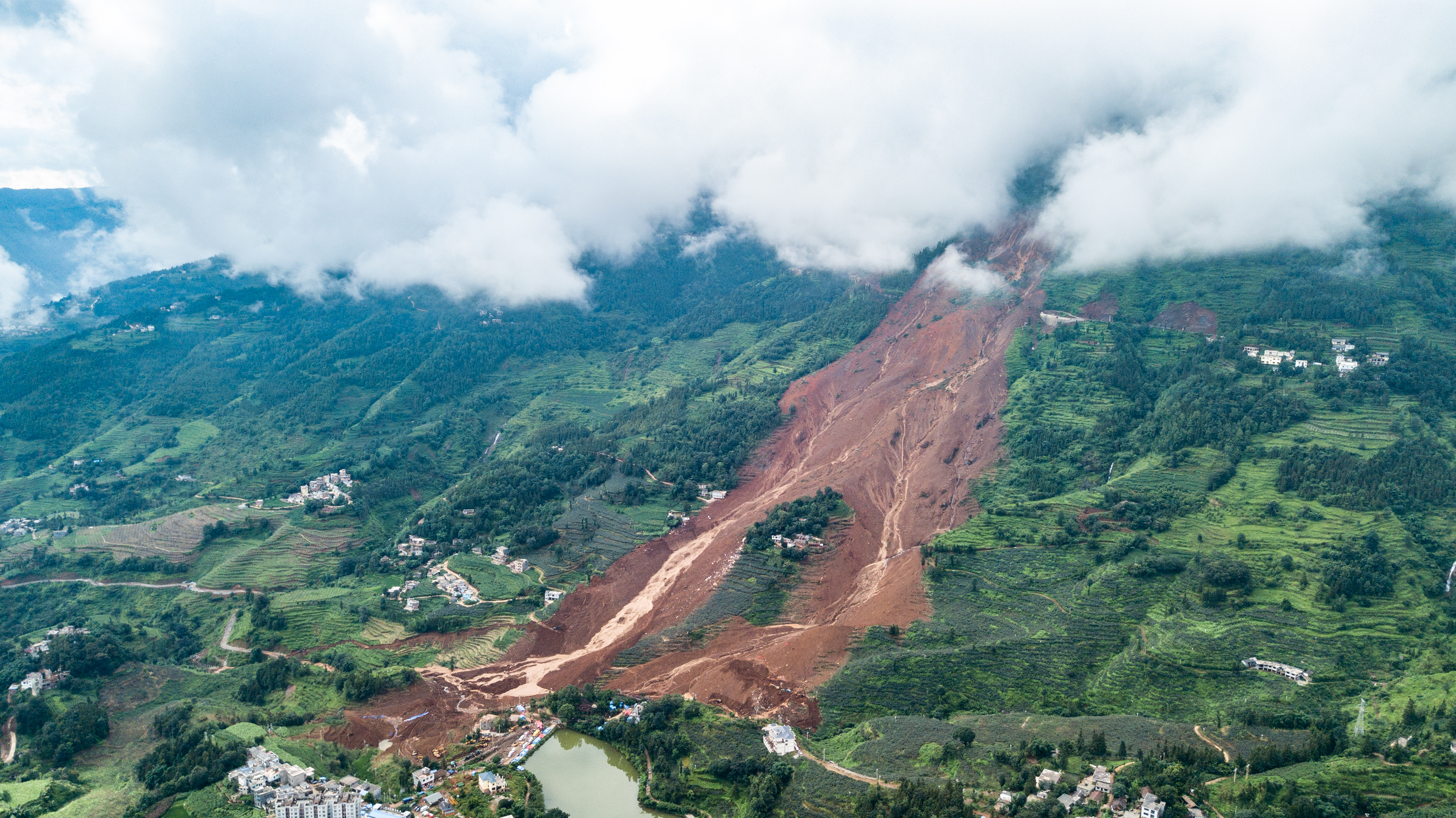 贵州水城"7·23"特大山体滑坡已致24人遇难仍有27人失联(8)