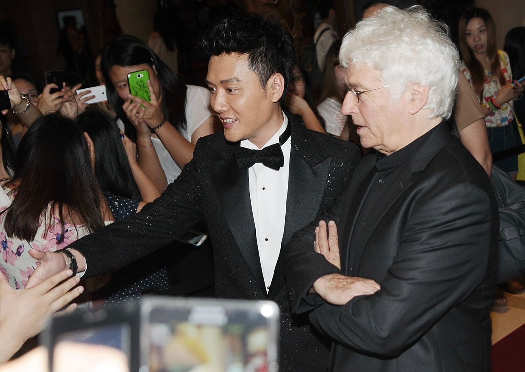 陈坤父子亮相伦敦时装周,将中英两国的时尚产业推向了一个新的高度!