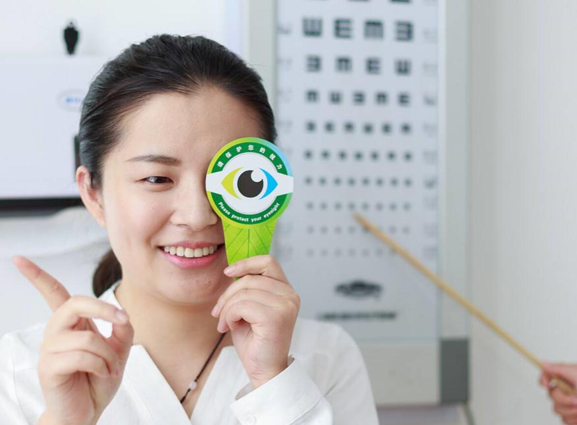 为什么视力检查表上面的字母都是e?其他字母不行吗?涨知识了