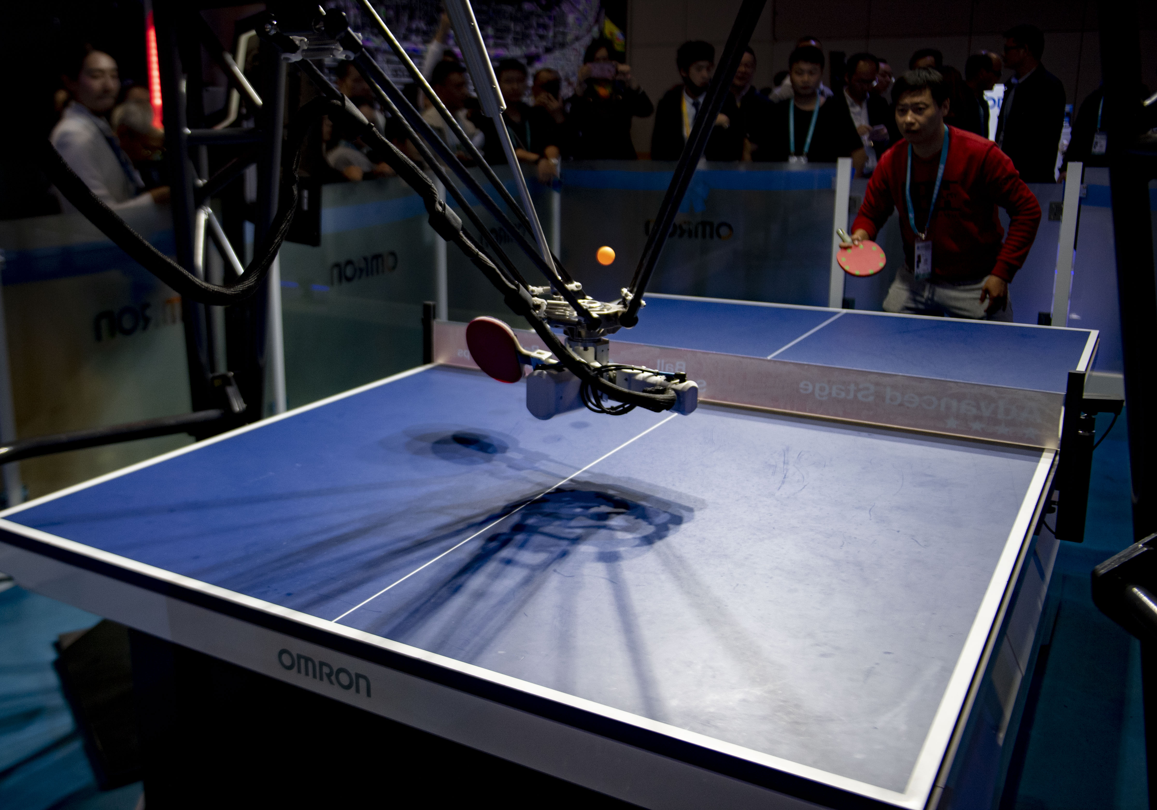 会削球的乒乓球机器人