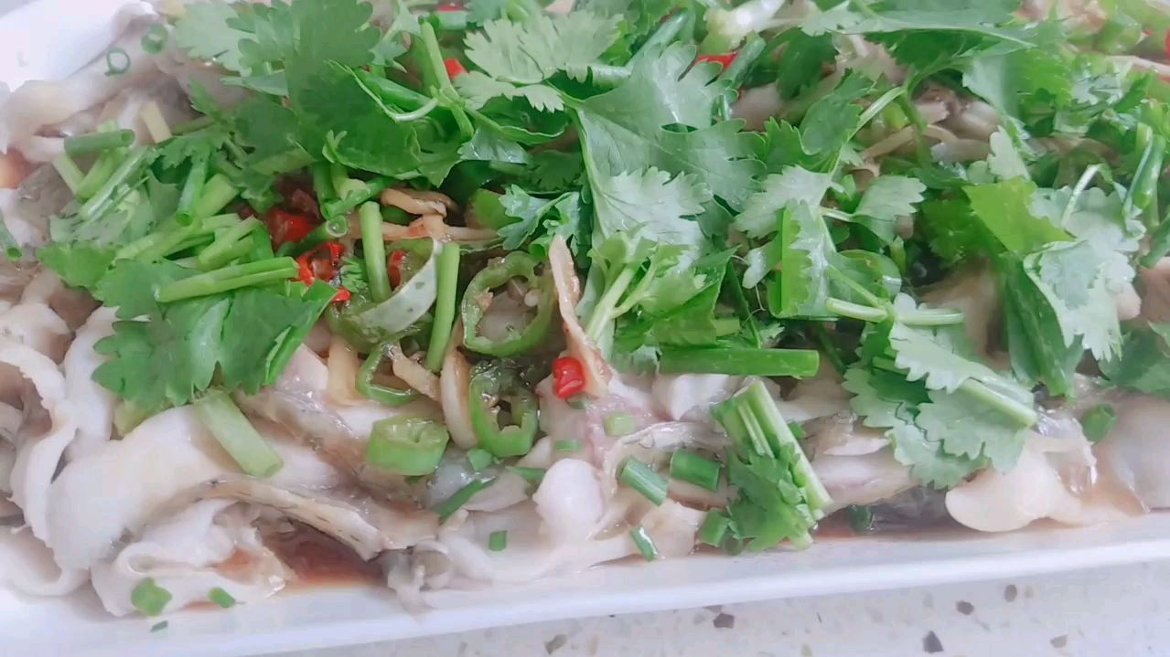 鱼要怎么做才好吃娜娜今天尝试做了这道创意菜清蒸鱼片