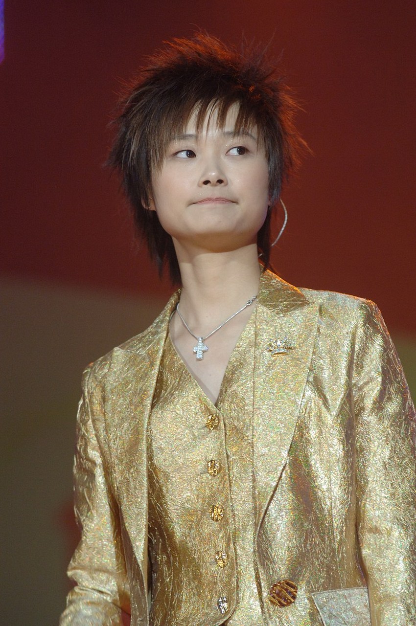 最近跨年晚会火了之后,又有人开始炒作"没有李宇春就没有跨年"这件