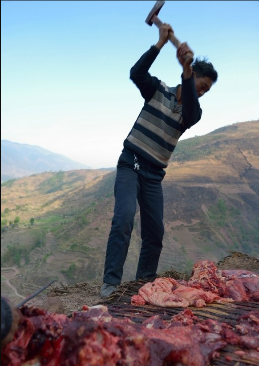 山村酒席盛肉用背篼,三天吃掉六头猪牛,五万一场挡不住