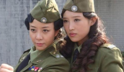 我方俘虏2名国民党女兵,李克农:放走穿长靴的!战士们迷惑不解