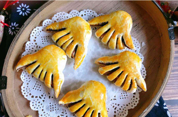 历史名誉美食鱼糕,佛手点心,纸包鸡